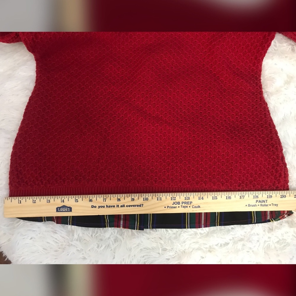 Red sweater. - Picture 8 of 8